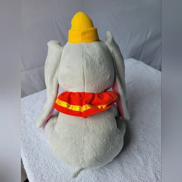 Dumbo  the Flying Elephant Disney Kohl's promo Plushie Toy - Picture 4 of 12